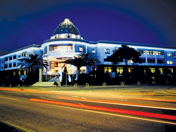 posidonos avenue office building