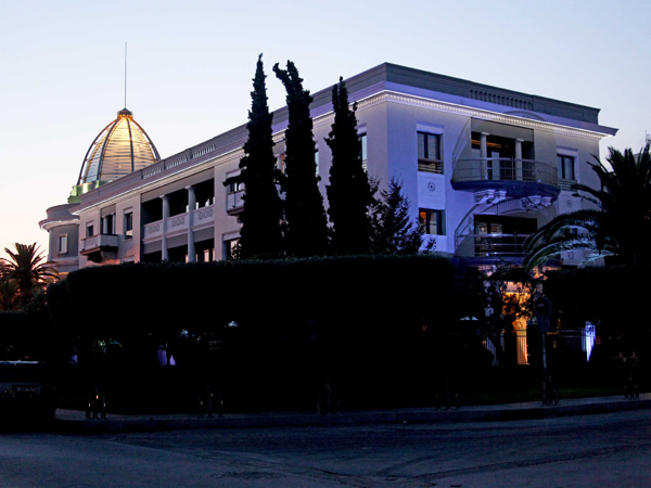 posidonos avenue office building