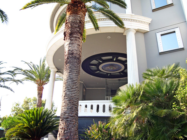 posidonos avenue office building