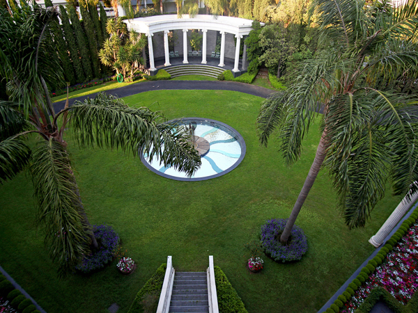 poseidonos avenue office building